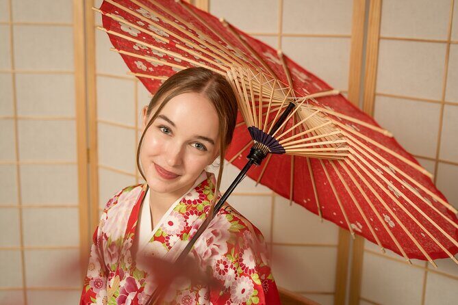 Tokyo, Shibuya: Pro Photography in KIMONO / English-friendly - Check in at Kimono Rental SHIBUI and pick your direction