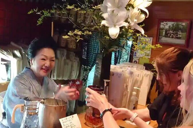 Tokyo Shinbashi Night Tour: Local Guide & Drinks at Snack Bars - Stop 2: Karasumori-jinja shrine and quick prayer etiquette