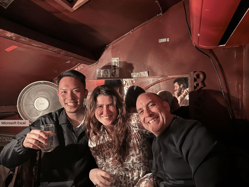 Tokyo: Shinjuku Bar and Izakaya Hopping Tour - Meeting Up Without Stress: WhatsApp and Timing