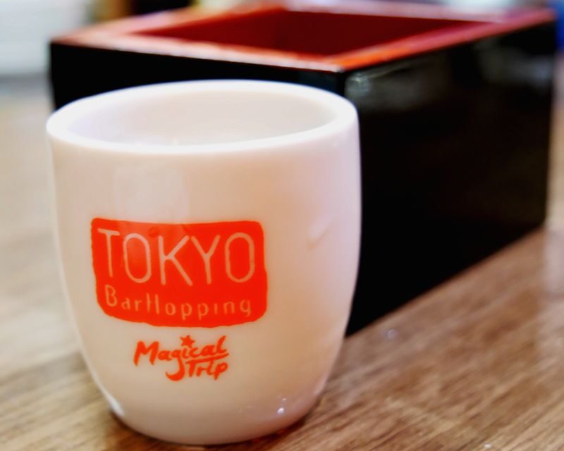 Tokyo: Shinjuku Bar Hopping with All-You-Can-Drink & Dinner - Drinks, games, and the human touch that makes it work