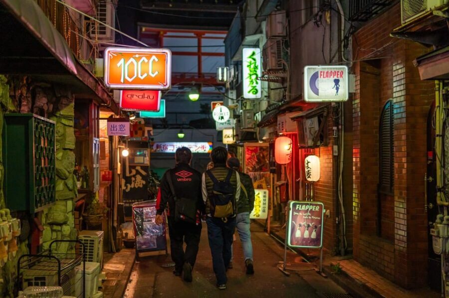 Tokyo: Shinjuku Golden Gai Bar Hopping that only locals know - Key things I’d pay attention to