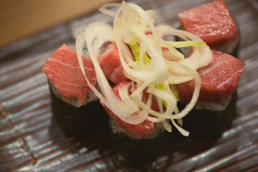 Tokyo: Shinjuku Izakaya and Golden Gai Bar Hopping Tour (2h) - A 2-Hour Shortcut Through Shinjuku After Dark
