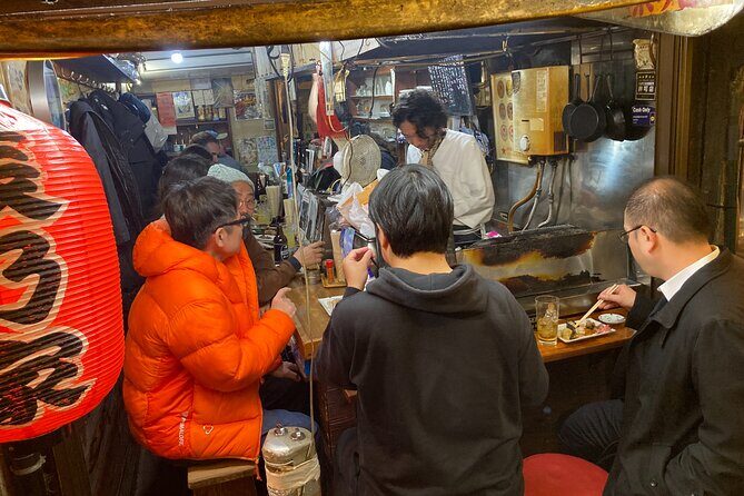 Tokyo Shinjuku Japanese Local Bar Hopping and Food Tour - Shinjuku at 7pm: why the night feels like a different city