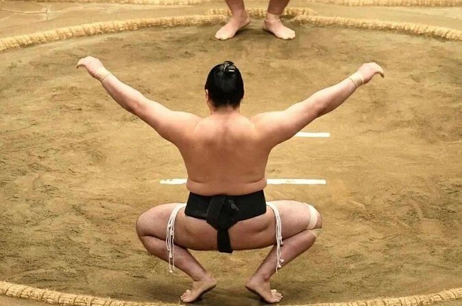 Tokyo Shinjuku Sumo Show and Experience with Drinks and Photo - The Sumo Challenge: Strength Test and Real Photo Time