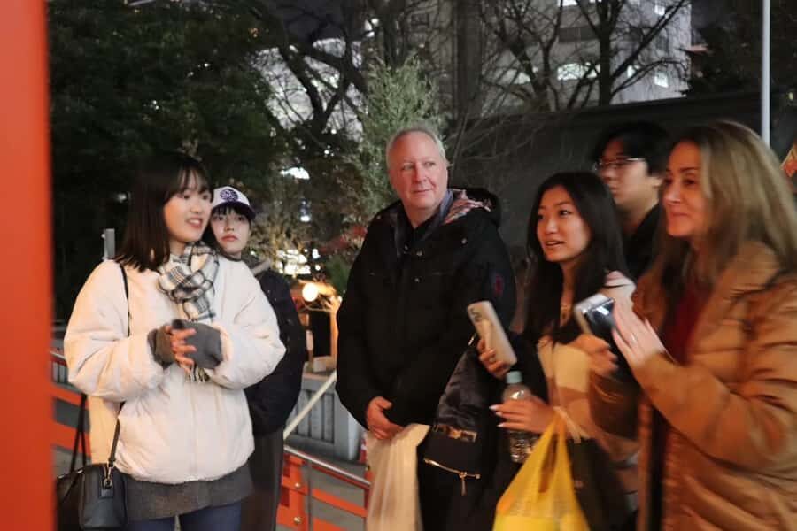 Tokyo: Shinjuku tour with university students in Tokyo - What the university student guides really add