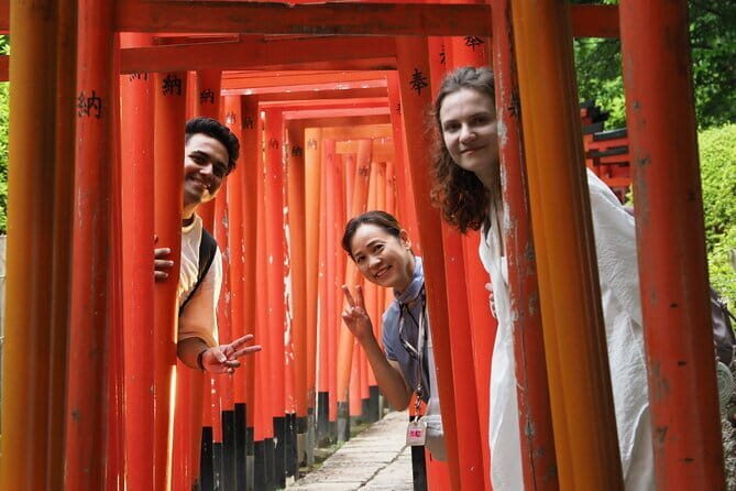 Tokyo Spring Daytime (Cherry Blossom) Food Tour - Temple stop and an art-studio moment: spring sightings with depth