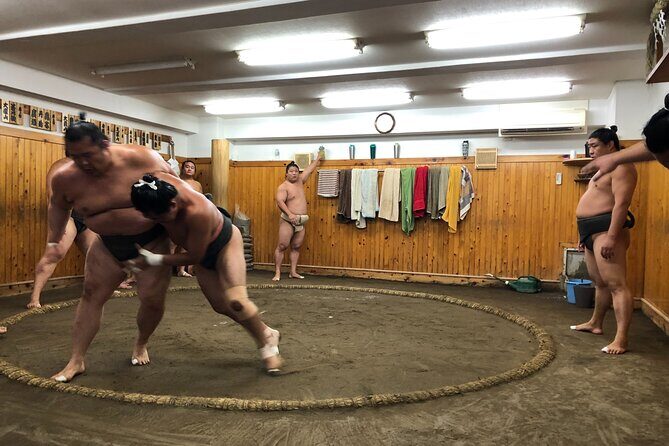 Tokyo Sumo Morning Training/ Sumo Practice with Wrestlers - The Photo Moment and What Usually Happens After Practice
