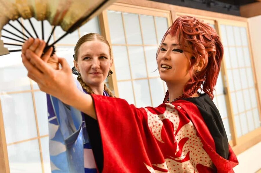 Tokyo: Taishu Engeki Show with Kimono and Sword Lesson - Two schedules: the 2:20 afternoon flow vs the 5:40 evening flow
