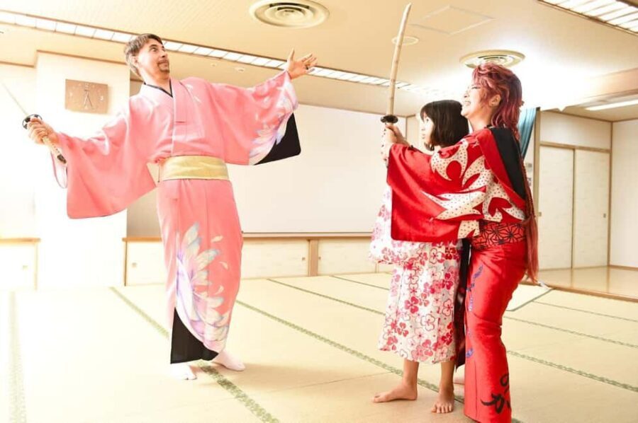Tokyo: Taishu Engeki Show with Kimono and Sword Lesson - Price and value: what $12 buys you in real terms