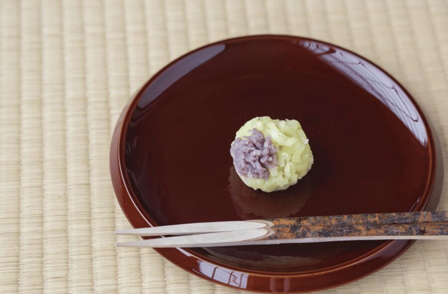 Tokyo: Tea Ceremony Experience in a small tea room - Traditional dried sweets and the tea-room rhythm