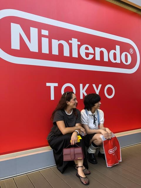 Tokyo Tour in Spanish (Shibuya - Harajuku - Shinjuku) - Harajuku: street style energy with space to shop