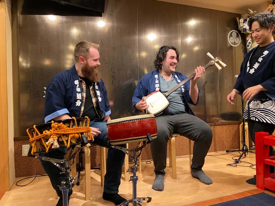 Tokyo: Traditional Asakusa Music Show with Dinner - Should You Book This Asakusa Traditional Music and Dinner Tour?
