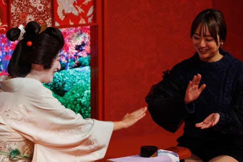 Tokyo: Traditional Geisha Experience Show & Japanese Dinner - Up Close Geisha Dance and Shamisen Music