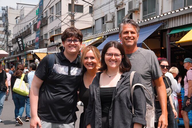 Tokyo Tsukiji Fish Market Food & Culture Walking Tour - Pacing, photo moments, and the small-group advantage