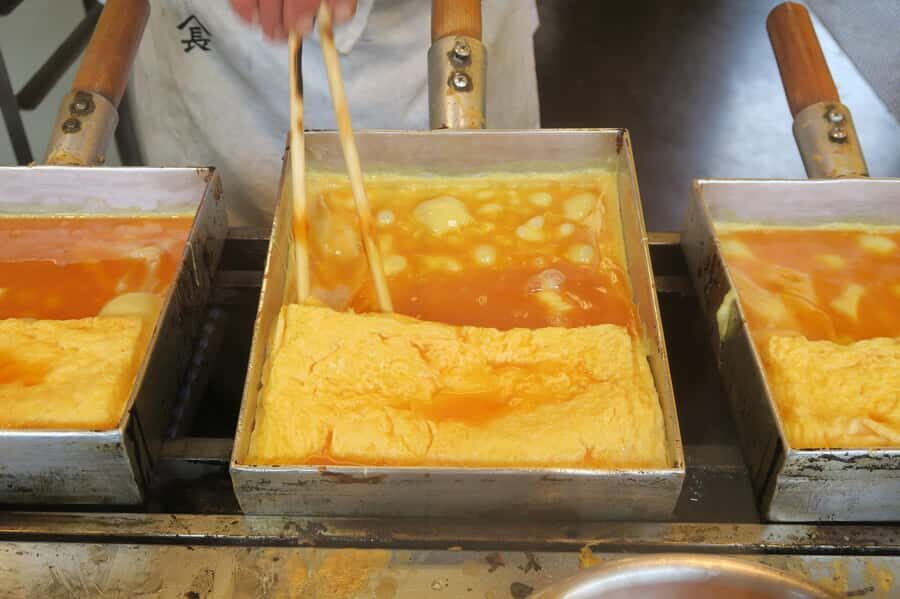 Tokyo : Tsukiji Fish Market Food Walking & Shrine Visit Tour - Tsukiji in Two Hours: Food Tastings Plus Shinto Practice