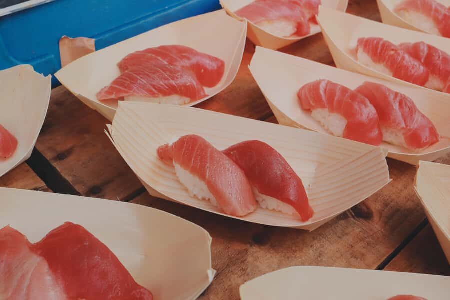 Tokyo : Tsukiji Fish Market Food Walking & Shrine Visit Tour - The Included Tastings: Sashimi, Wagyu, Fruits, Tea, Tamagoyaki, and Umami Soup