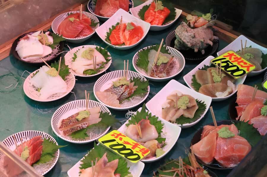 Tokyo : Tsukiji Fish Market Food Walking & Shrine Visit Tour - Where You Start at Tsukiji Hongan-ji (and Why It Matters)
