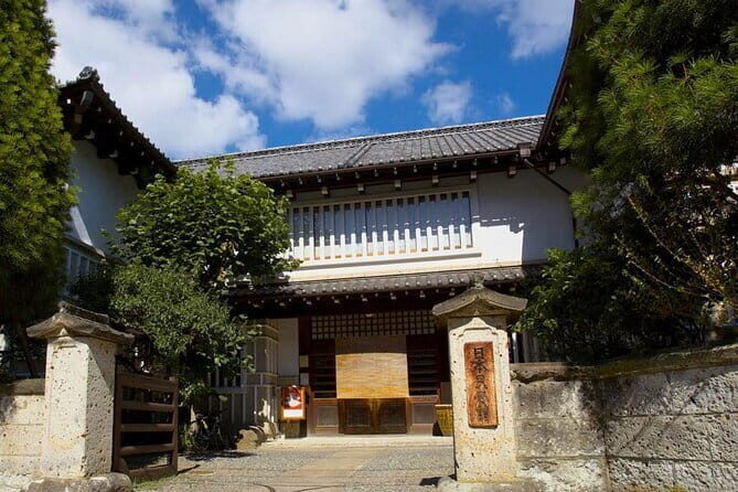 Tokyo Tsukiji Fish Market Food&Culture Walking Tour With a LOCAL! - Namiyoke Shrine Stop: A Quick Pause With Meaning