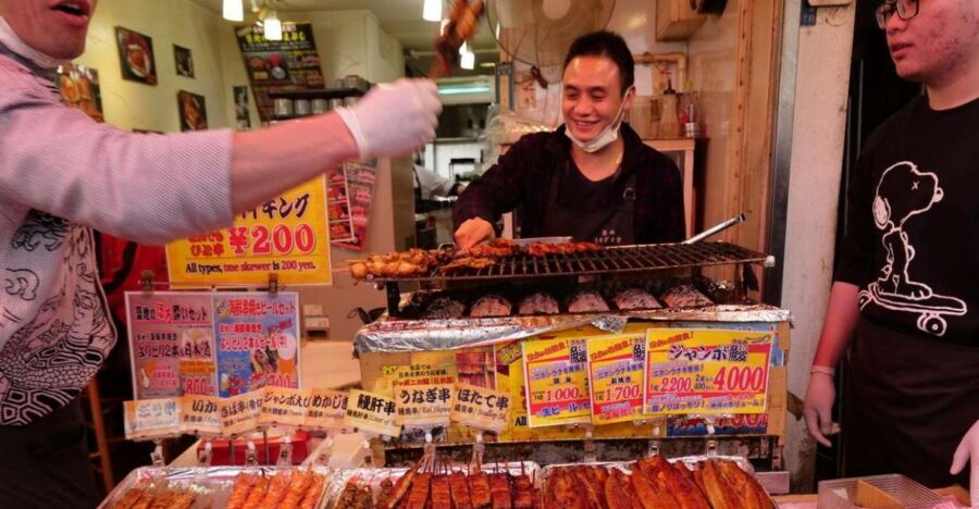 Tokyo: Tsukiji Fish Market Tour with 6 Stops & Seafood Lunch - Outer Market walking: 5+ tastings and how to not get overwhelmed