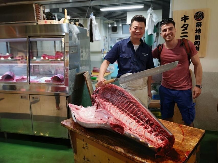 Tokyo: Tsukiji Fish Market Tour with 6 Stops & Seafood Lunch - Small group energy: great for couples, solo, and families