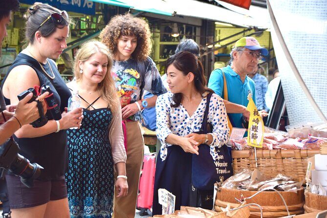 Tokyo : Tsukiji Fish Market Tour with Fresh Sashimi Tasting - Tsukiji Outer Market is a maze, so a guide earns their fee