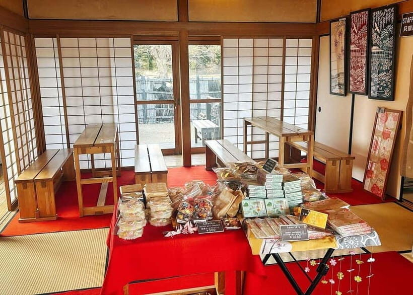 Tokyo: Tsukiji Market and Hama-rikyu Gardens Guided Tour - The Walk to Hama-rikyu: When to Catch Your Breath