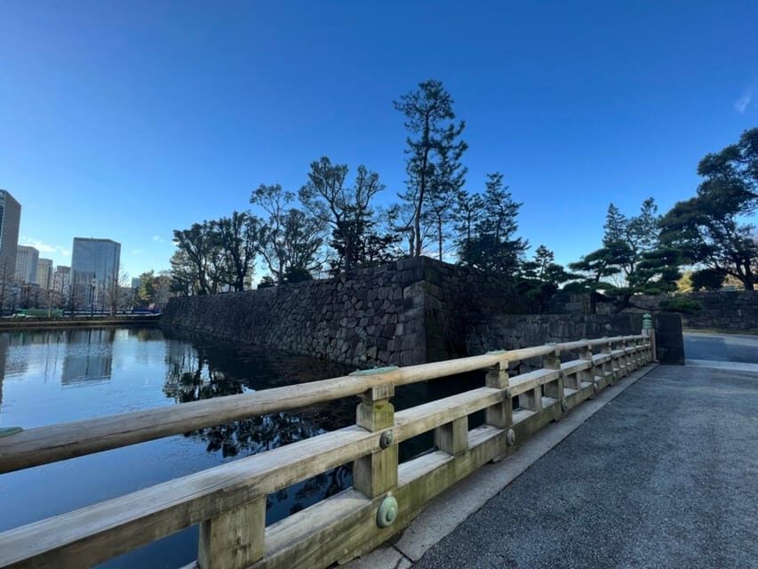 Tokyo walking tour around Imperial Palace and Tokyo Station - Getting your bearings: Marunouchi’s power-block meets palace quiet