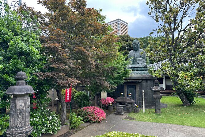 Tokyo : Yanaka and Nezu-Old Traditional Town Cultural Experience - The sunset staircase and the 200-year bath house art stop