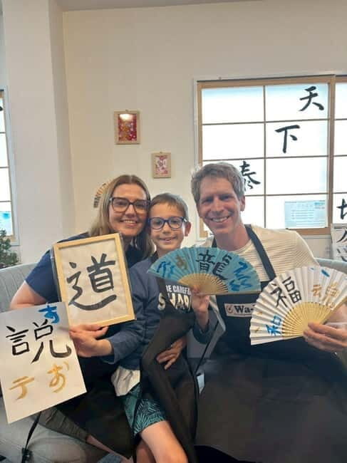 Tokyo:Calligraphy &Make your original folding fan in Asakusa - The tools and posture part: solid ink sticks, right attitude, and brush control
