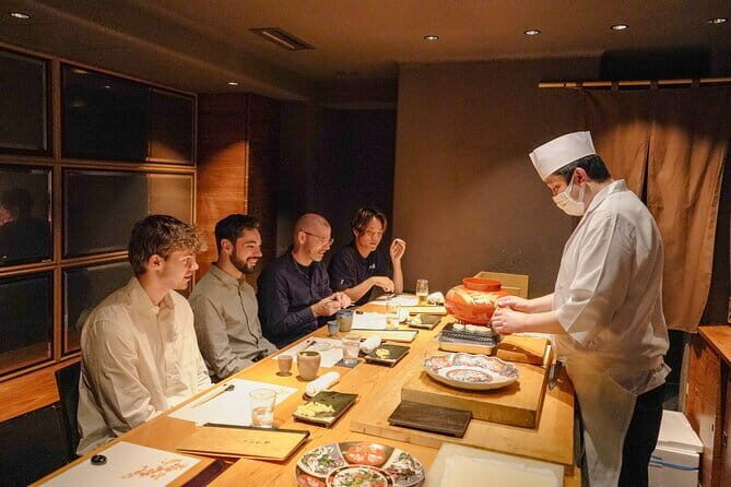 Tokyo:Enjoy street food & Japanese food culture at Tsukiji Market - 海幸橋棟 lunch stop: buying your meal without losing the group