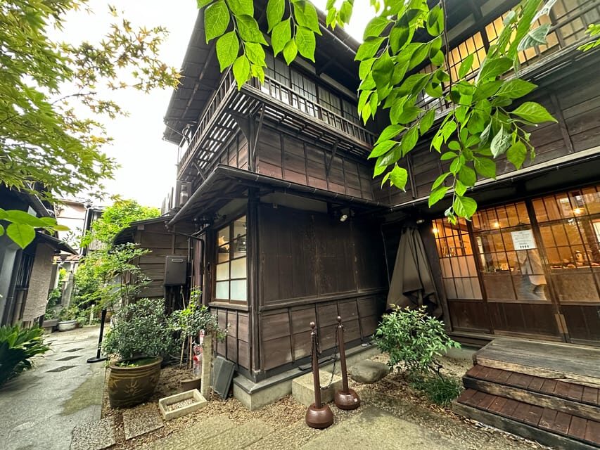 Tokyo:Stroll in Old traditional culture towns~Yanaka & Nezu - Tennoji Temple: Bronze Buddha and Garden Time