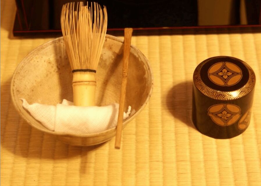 Tokyo:Tea ceremony experience at Komaba Warakuan - Arrival and the tabi socks moment