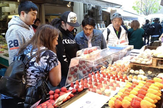 Toyosu Market Morning Tuna Auction and Tsukiji Food Tour with Licensed Guide - Where the guide adds value (and which guides you might get)