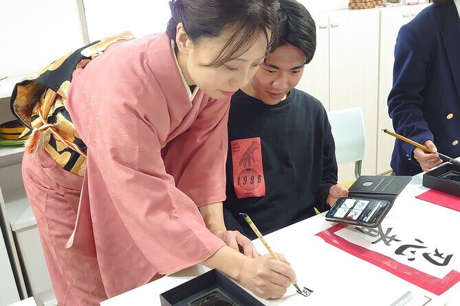 Traditional Calligraphy Experience near Dotonbori - Getting the Right Brushwork: Posture and Grip Matter