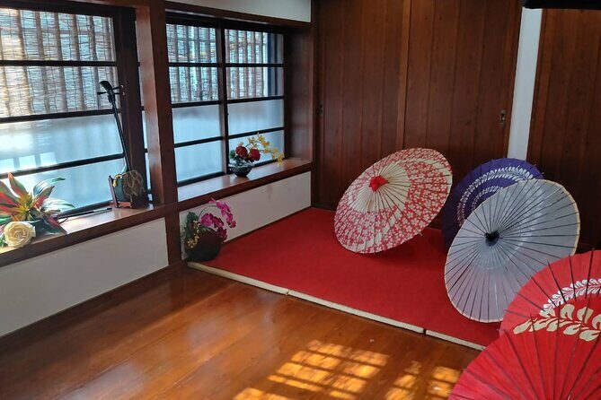 Traditional Japanese Costumes "Kimono", "Yukata", "Ryuso", "Photograph Course "Hair Set & Lipstick & Kimono & Photography" - Hair Set and Lipstick Steps (Women Only) and What They Do for Photos