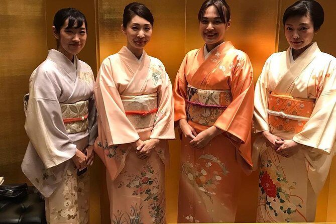 Traditional Japanese Music ZAKURO SHOW in Tokyo - How the program works: ancient traditions, modern notes, and a Western cover
