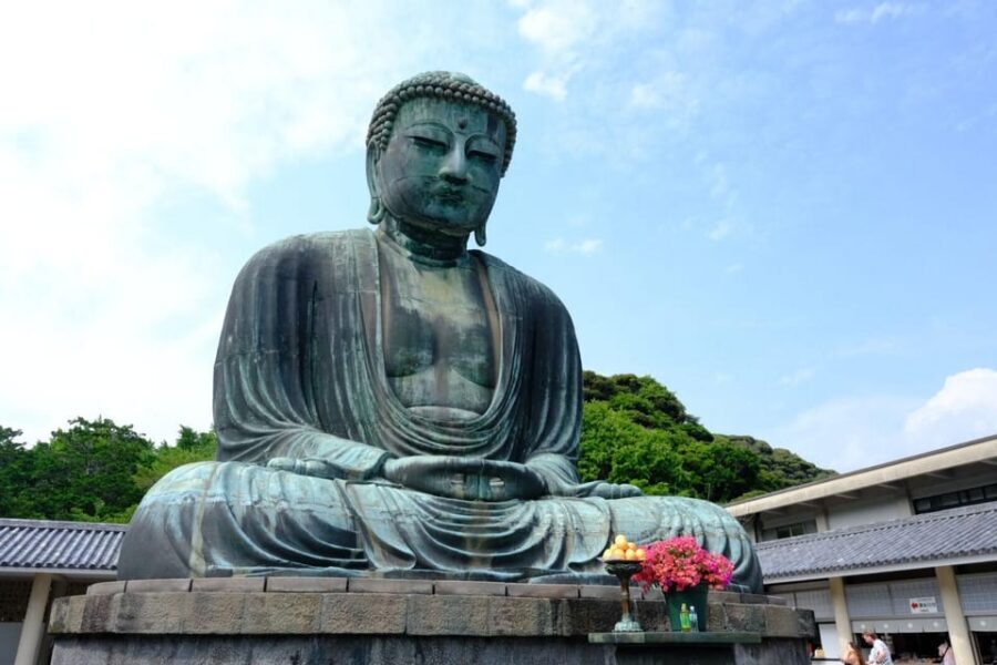 Trip to Kamakura & Enoshima: Shrines, Seaside, Temples &Tea - Lunch Break in Kamakura: Use the Time for Street Food and Souvenirs