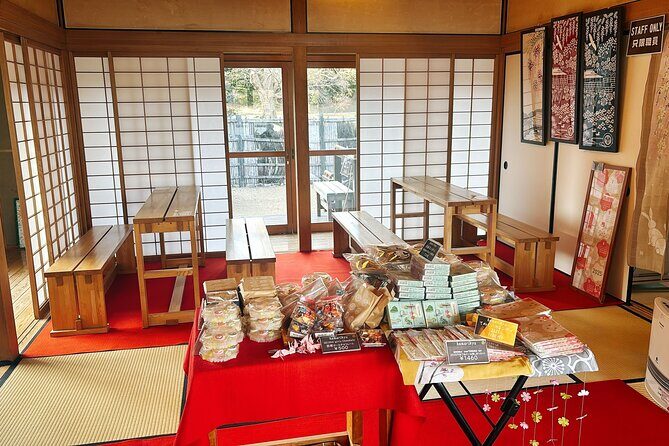 Tsukiji Food Strolling and Hama Rikyu Garden Walking Tour - Small details that make the day smoother