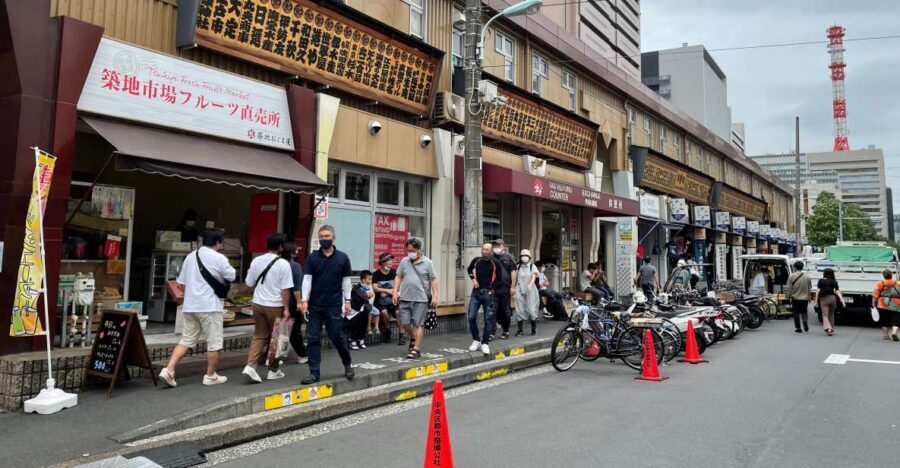 Tsukiji: Outer Market Walking Tour & Sake Tasting Experience - Tsukiji Outer Market walk: eat, compare, and buy with a local plan