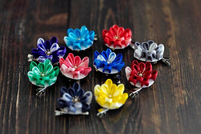 Tsumami Zaiku Japanese Fabric Flower Class - Choosing your color: what you control on day one