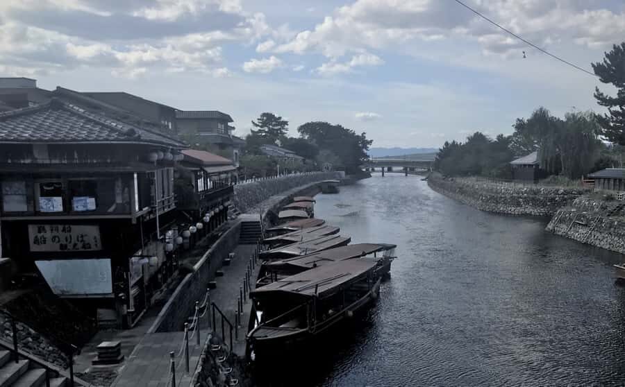 Uji: Green Tea Tour with Byodoin and Koshoji Temple Visits - The 1160 teahouse stop: where a tea shop becomes a family legacy