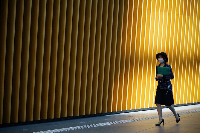 Urban Geometry with Laurence Bouchard - Why Black-and-White in Tokyo Makes You a Better Photographer