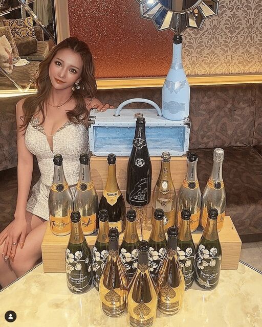 VIP Private Hostess Club Tokyo Night Life Karaoke with Girls - Meeting at Ebisu or Kinshicho: how the night starts