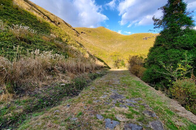 Walking through the Aso Caldera, Historical Walk along the "Bungo Kaido" - Entering Aso Caldera Feels Like More Than Sightseeing