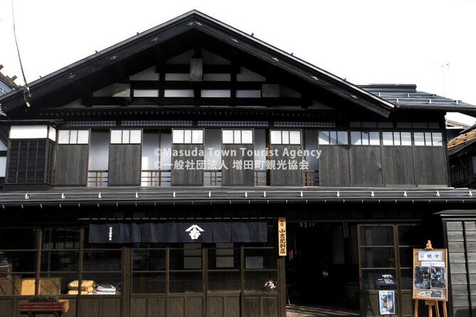 Walking Tour of Wealthy Merchant's Storehouses in Akita - Townscape First, Then Architecture: A Smart Way to See Old Japan