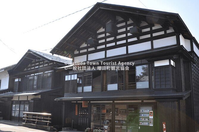 Walking Tour of Wealthy Merchant's Storehouses in Akita - The Guide Makes It Click (Takeshi’s Style)