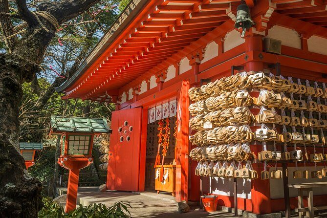 When Emperors Reigned and Shoguns Ruled - The Simple Route: From Kamakura Station to Hase Station