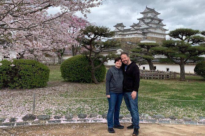 World Heritage Himeji Castle & Sake Breweries Private Tour - Inside Himeji Castle: white walls, maze-like corridors, and time to read them
