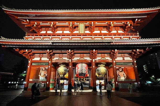 Yanaka and Asakusa Walk around DOWNTOWN TOKYO like a local - Stop 1: Yanaka Cemetery Streets and Cherry-Blossom Season