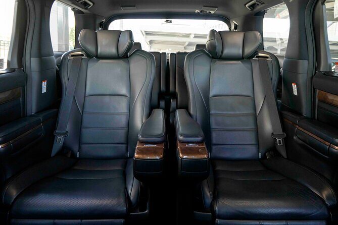 Yokohama Private Transfer: Tokyo City, Narita and Haneda Airport - Meet-up reality: pickup locations, name signs, and luggage rules